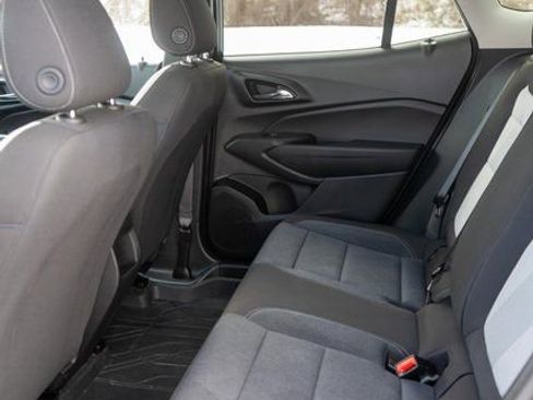 Used 2024 Chevrolet Trax LS w/ LS Convenience Package image 12