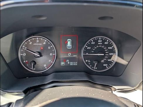 Used 2025 Subaru Outback Premium AWD/4WD image 12