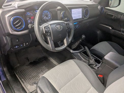 Used 2022 Toyota Tacoma TRD Off-Road AWD/4WD image 12