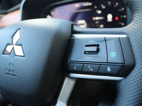 New 2025 Mitsubishi Outlander SEL image 16