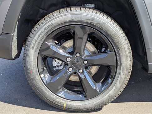 New 2025 Jeep Grand Cherokee Limited w/ Luxury Tech Group II image 12