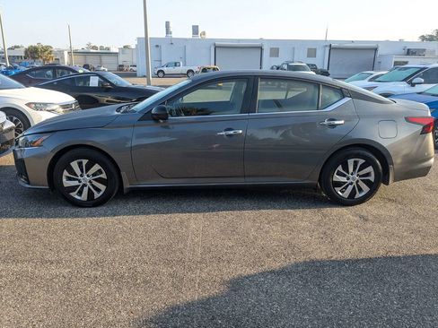Used 2024 Nissan Altima 2.5 S FWD image 7