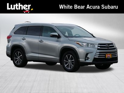 Used 2017 Toyota Highlander XLE w/ Carpet Mat Package