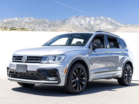 Used 2020 Volkswagen Tiguan SE R-Line w/ 3rd Row Seat Package AWD/4WD image 1