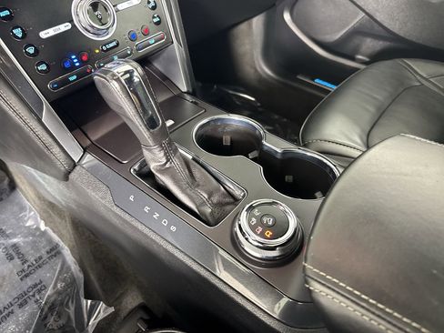 Used 2018 Ford Explorer Platinum AWD/4WD image 14