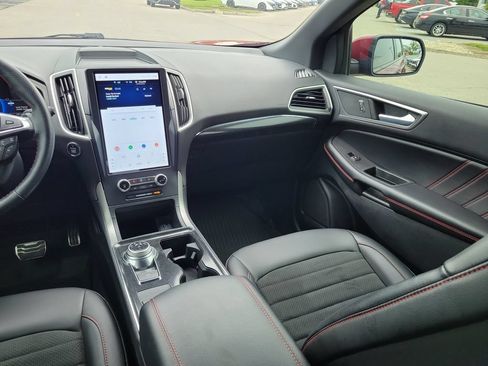 Used 2022 Ford Edge ST-Line w/ Class II Trailer Tow Package AWD/4WD image 8