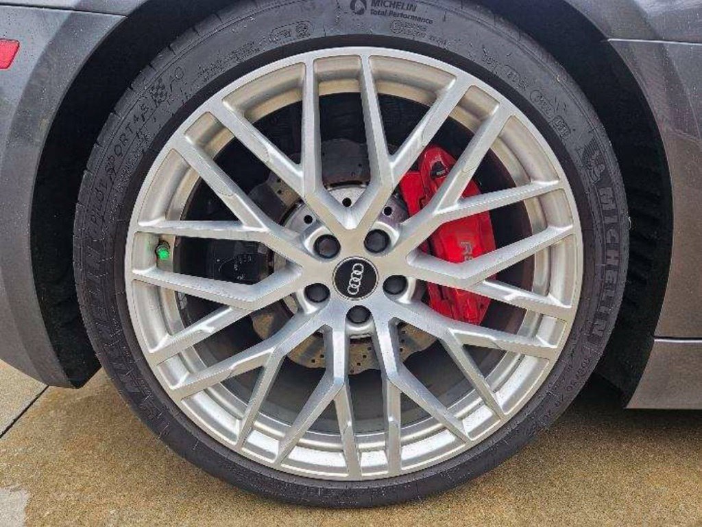 Used 2017 Audi R8 V10 w/ Carbon Exterior Package AWD/4WD image 21