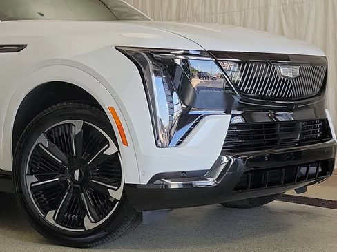 Used 2025 Cadillac Escalade IQ Sport 2 AWD/4WD image 6