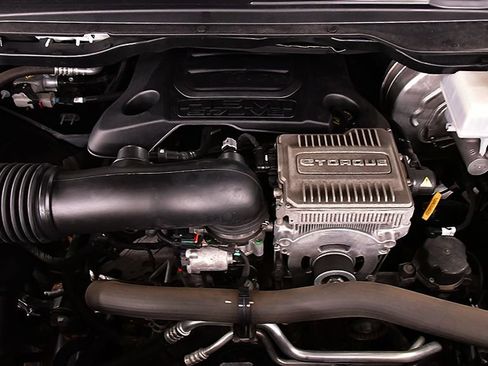 Used 2023 RAM 1500 Big Horn AWD/4WD image 32