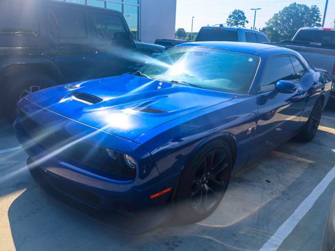 Used 2021 Dodge Challenger R/T Scat Pack RWD image 2