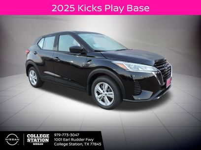 New 2025 Nissan Kicks Play S