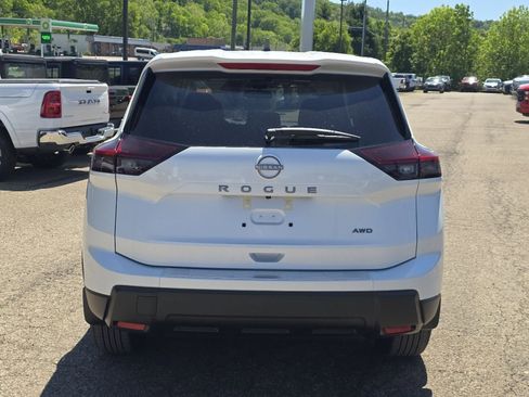 New 2026 Nissan Rogue SV w/ Cold Weather Package AWD/4WD image 10