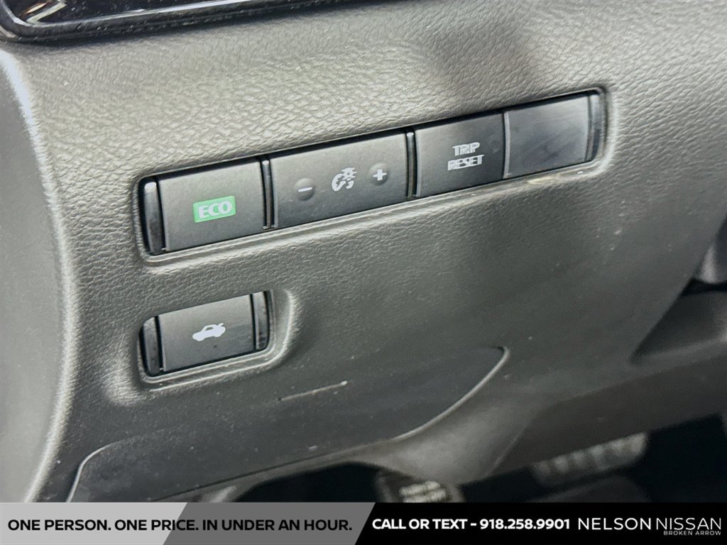 Certified 2025 Nissan Sentra SV FWD image 10