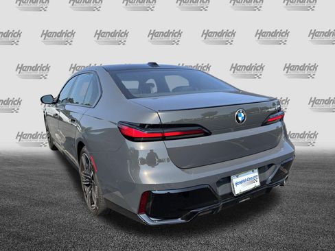 Used 2023 BMW 740i w/ Parking Assistance Package RWD image 7