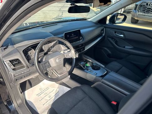 Used 2025 Nissan Rogue SV FWD image 13
