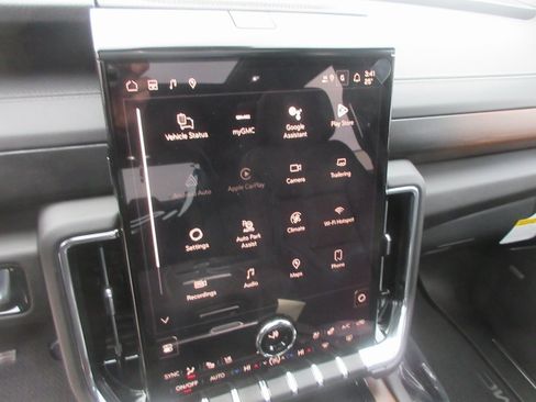 New 2026 GMC Yukon Denali w/ Denali Reserve Package image 18