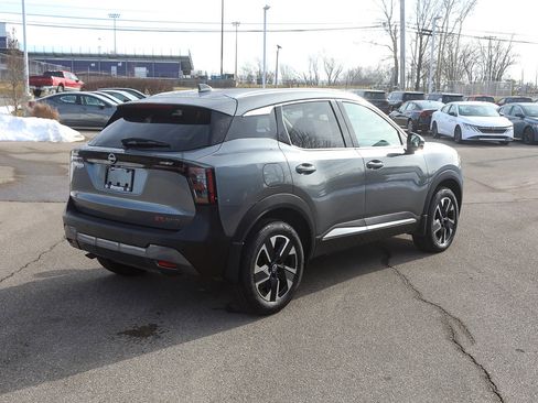 Used 2025 Nissan Kicks SR image 6