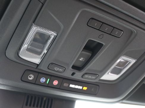 Used 2025 Chevrolet Silverado 1500 High Country image 33