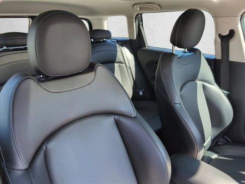 Used 2017 MINI Cooper Clubman ALL4 image 24