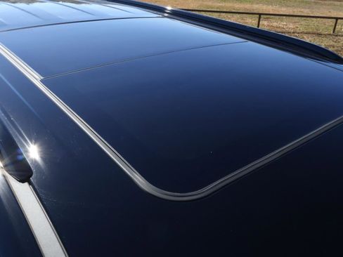 Used 2023 Cadillac Escalade V w/ LPO, ONYX Package image 13