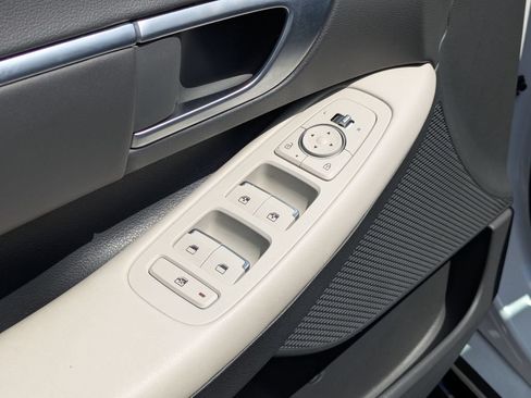 Used 2025 Hyundai Sonata SEL FWD image 13