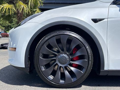 Used 2022 Tesla Model Y Performance AWD/4WD image 30