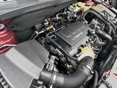 Used 2015 Chevrolet Cruze LT image 11