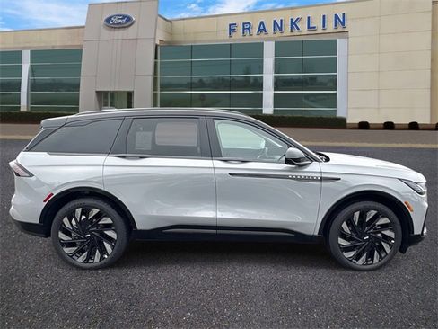 New 2026 Lincoln Nautilus Reserve w/ Jet Appearance Package image 8