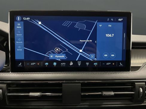 Used 2024 Lincoln Corsair AWD image 9