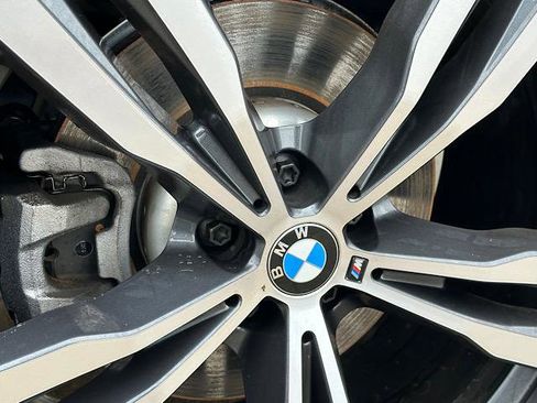 Certified 2022 BMW X7 xDrive40i w/ M Sport Package image 32
