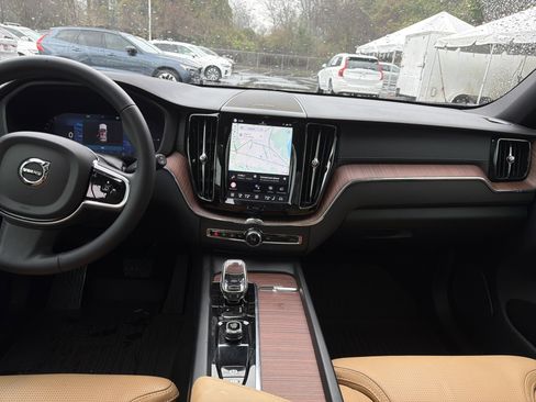 Certified 2024 Volvo XC60 T8 Ultimate w/ Climate Package image 31