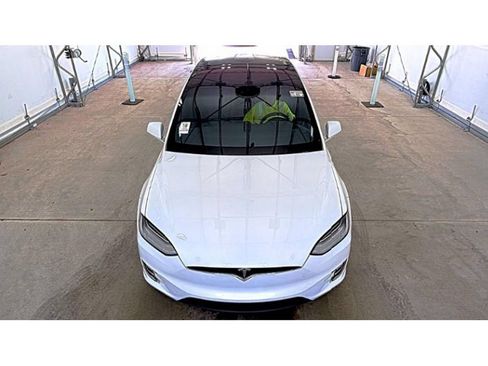 Used 2020 Tesla Model X Long Range AWD/4WD image 2