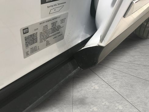 Certified 2025 Cadillac XT5 Luxury w/ LPO, Floor Liner Package image 27