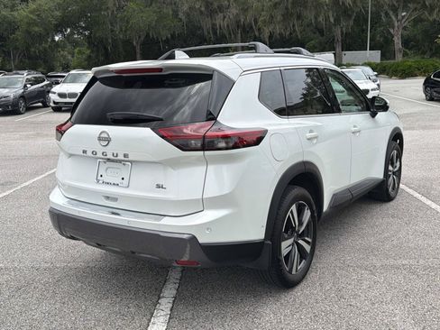 Used 2024 Nissan Rogue SL FWD image 4