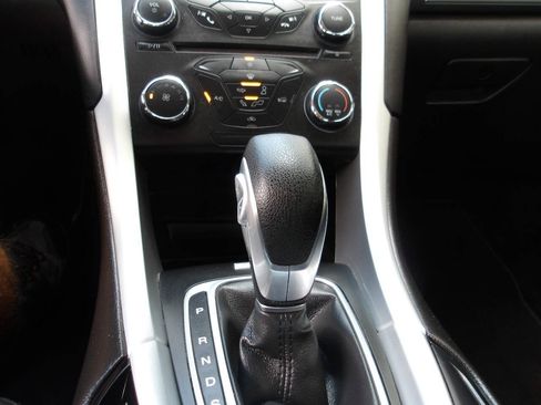 Used 2015 Ford Fusion SE FWD image 15