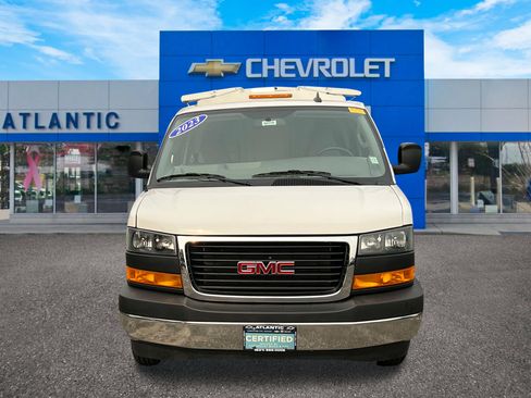 Used 2023 GMC Savana 3500 w/ Power Convenience Package image 2