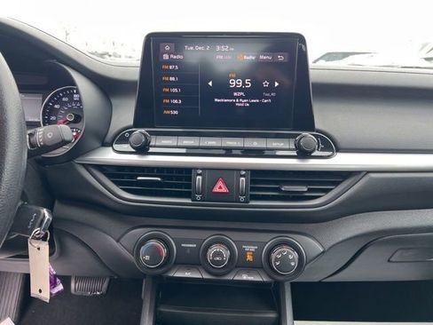Certified 2024 Kia Forte LXS image 17