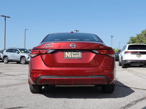Used 2021 Nissan Sentra SV FWD image 5