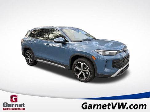 New 2025 Volkswagen Tiguan SE image 7