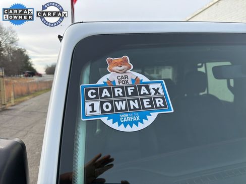 Used 2023 Jeep Gladiator Rubicon w/ Cold Weather Group image 10