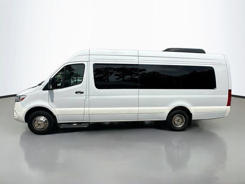 Used 2024 Mercedes-Benz Sprinter 3500 image 2