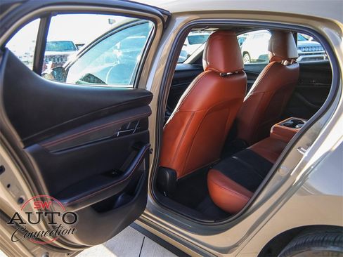 Used 2024 MAZDA MAZDA3 s image 25