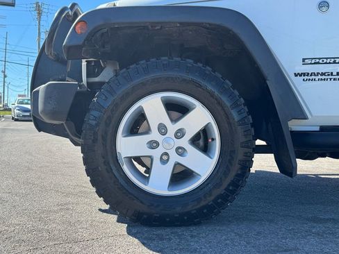 Used 2013 Jeep Wrangler Unlimited Sport image 33