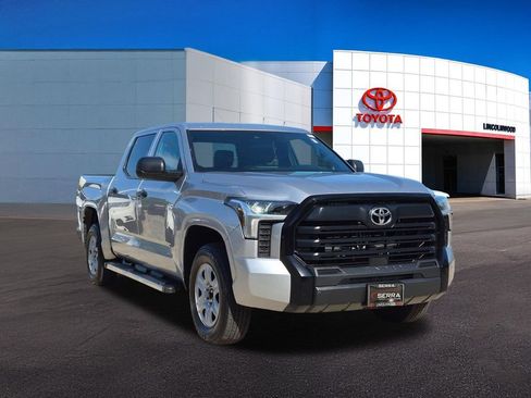 Used 2025 Toyota Tundra SR w/ SR Tow Package AWD/4WD image 7