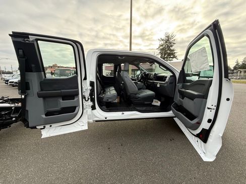 New 2025 Ford F450 XL image 15