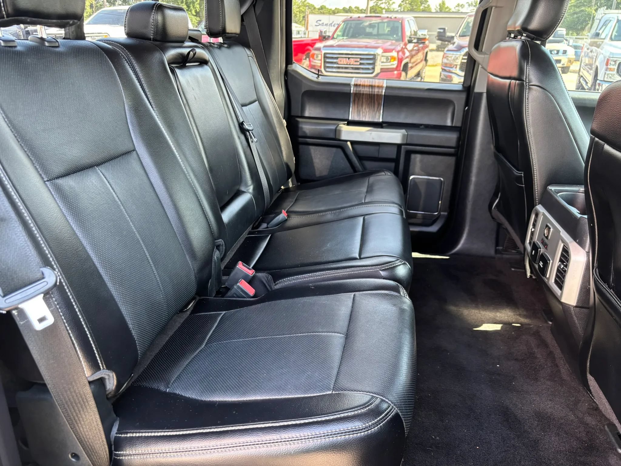 Used 2018 Ford F150 Lariat w/ Equipment Group 502A Luxury AWD/4WD image 18