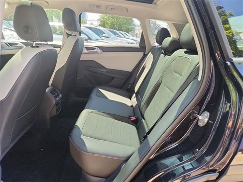 New 2025 Volkswagen Taos SE image 5