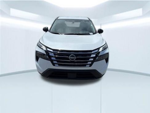 Used 2025 Nissan Rogue S FWD image 2