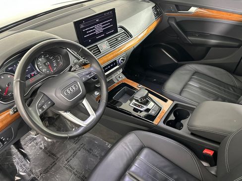 Used 2023 Audi Q5 2.0T Premium w/ Convenience Package AWD/4WD image 9
