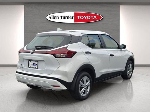 Used 2025 Nissan Kicks Play S FWD image 6